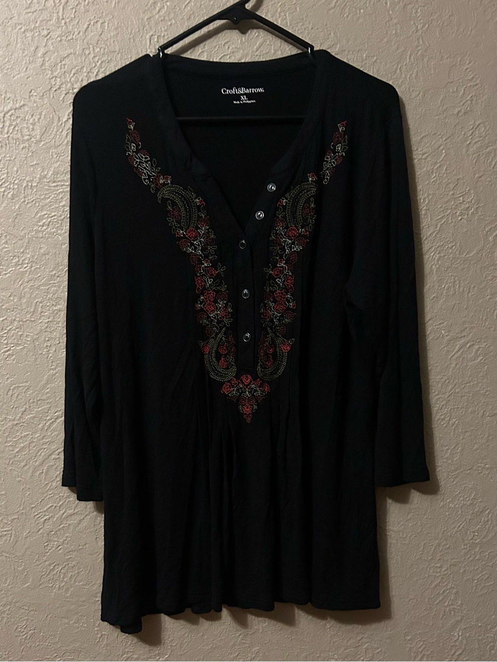 croft & barrow Black V-Neck Tunic with Red and Green Embroidery